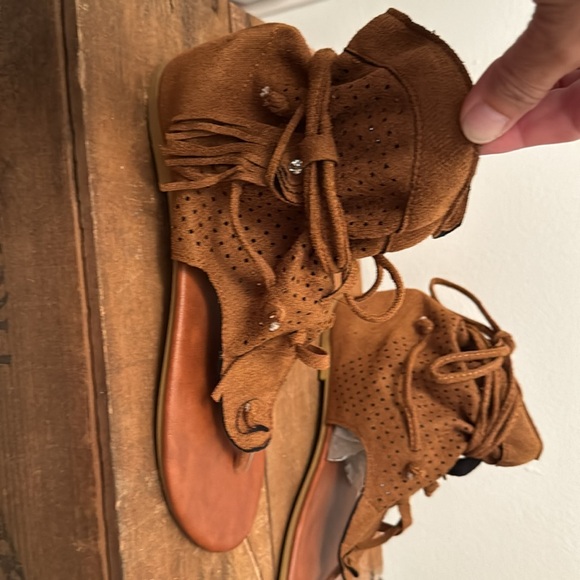 Women’s 9.5 Brown Boho sandals fringe hippie - Picture 2 of 5